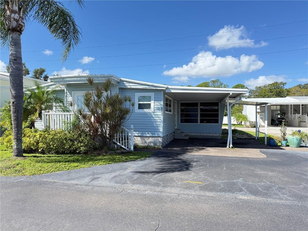 6830 Americana Dr. #127, St Petersburg, FL 33702
