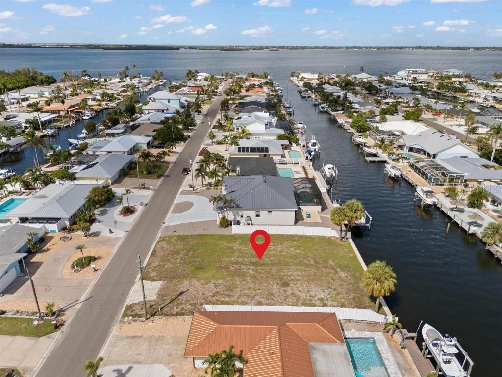 4007 Coconut Ter., Bradenton, FL 34210