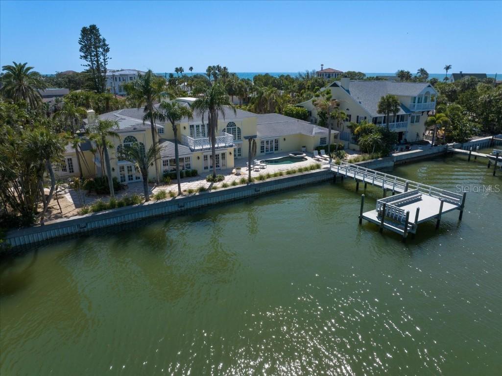 1021 Bay Esplanade, Clearwater Beach, FL 33767