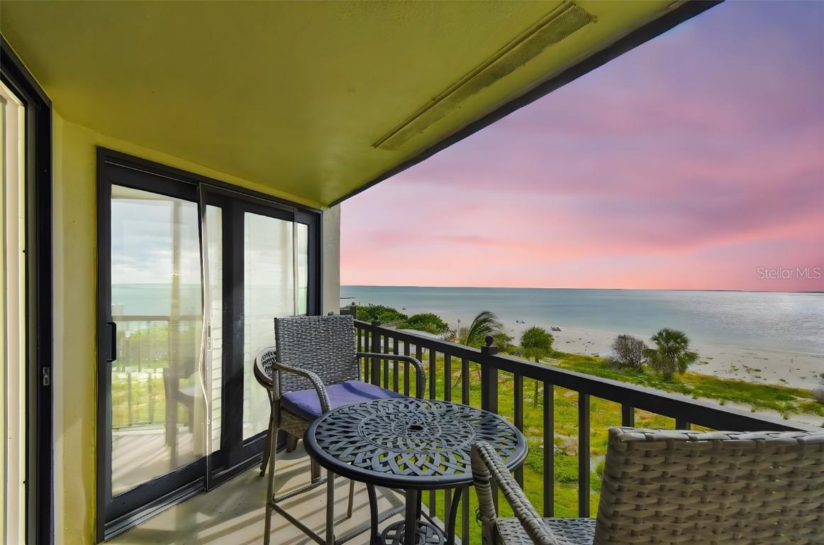 7532 Bayshore Dr. #402, Treasure Island, FL 33706