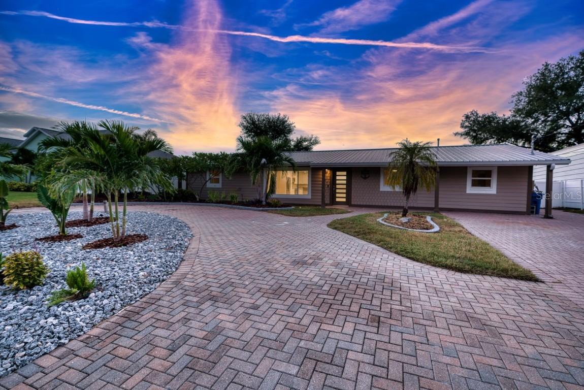 6312 Flamingo Dr., Apollo Beach, FL 33572