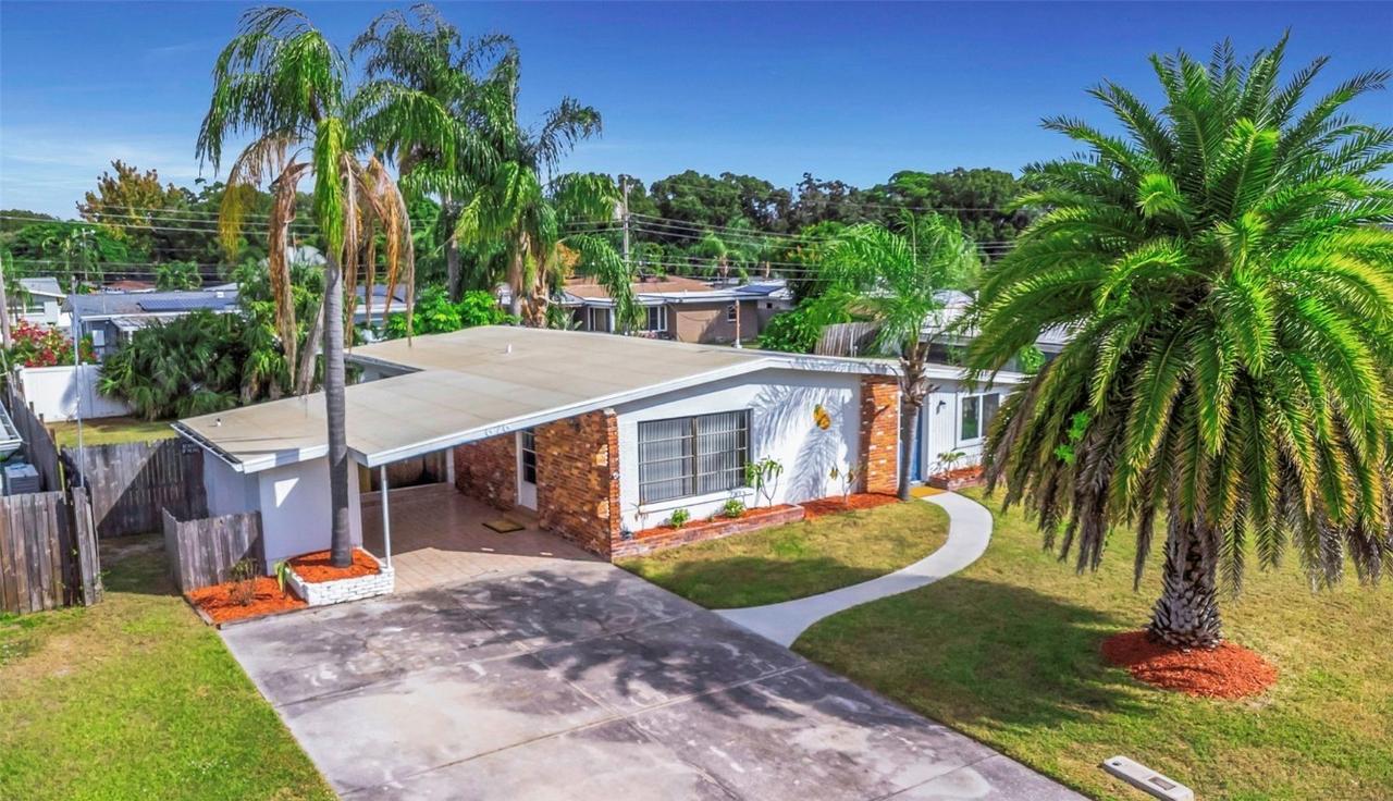 676 Orangewood Dr., Dunedin, FL 34698