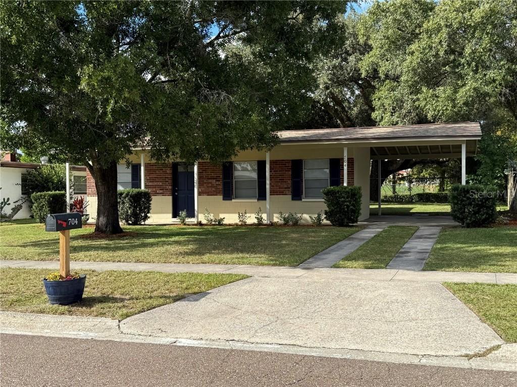 704 Westbrook Ave., Brandon, FL 33511