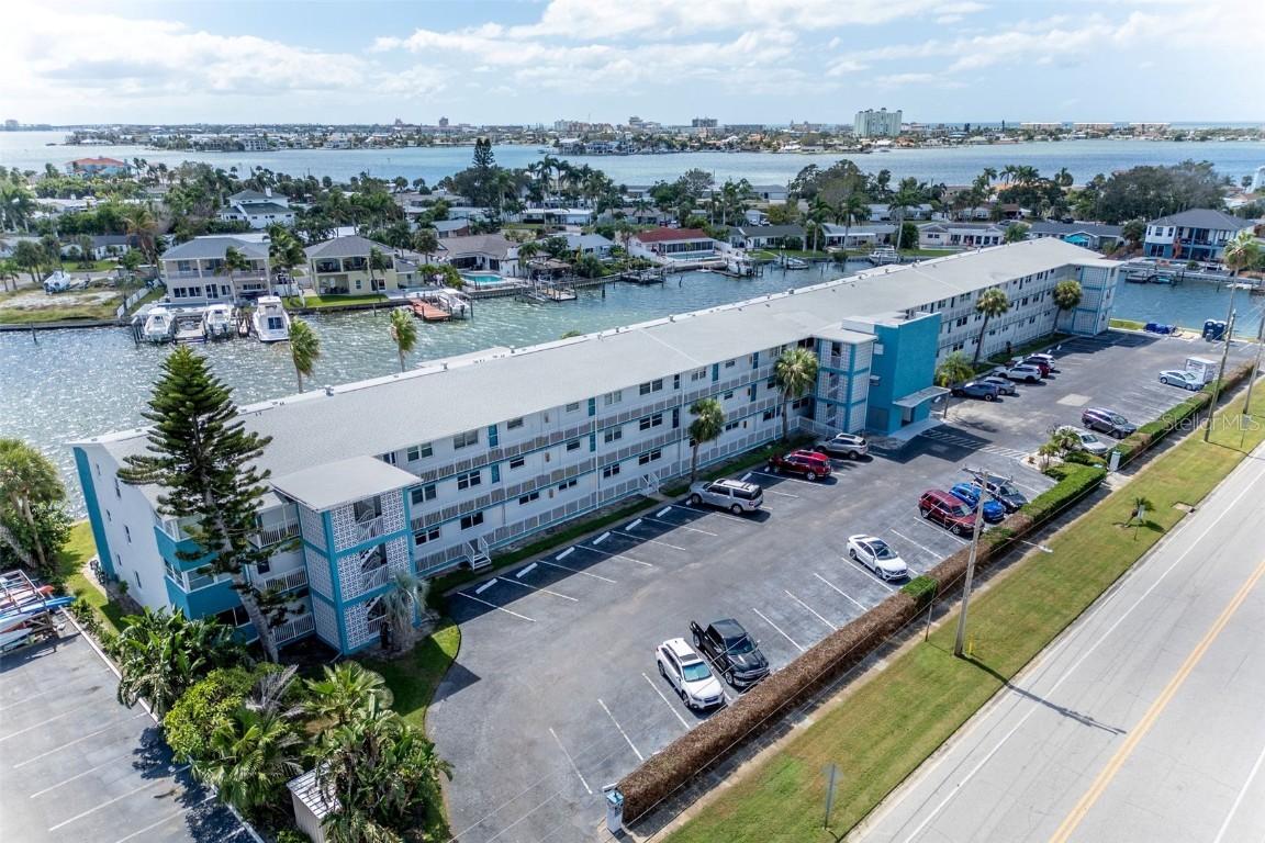 1893 Shore Dr. #203, South Pasadena, FL 33707