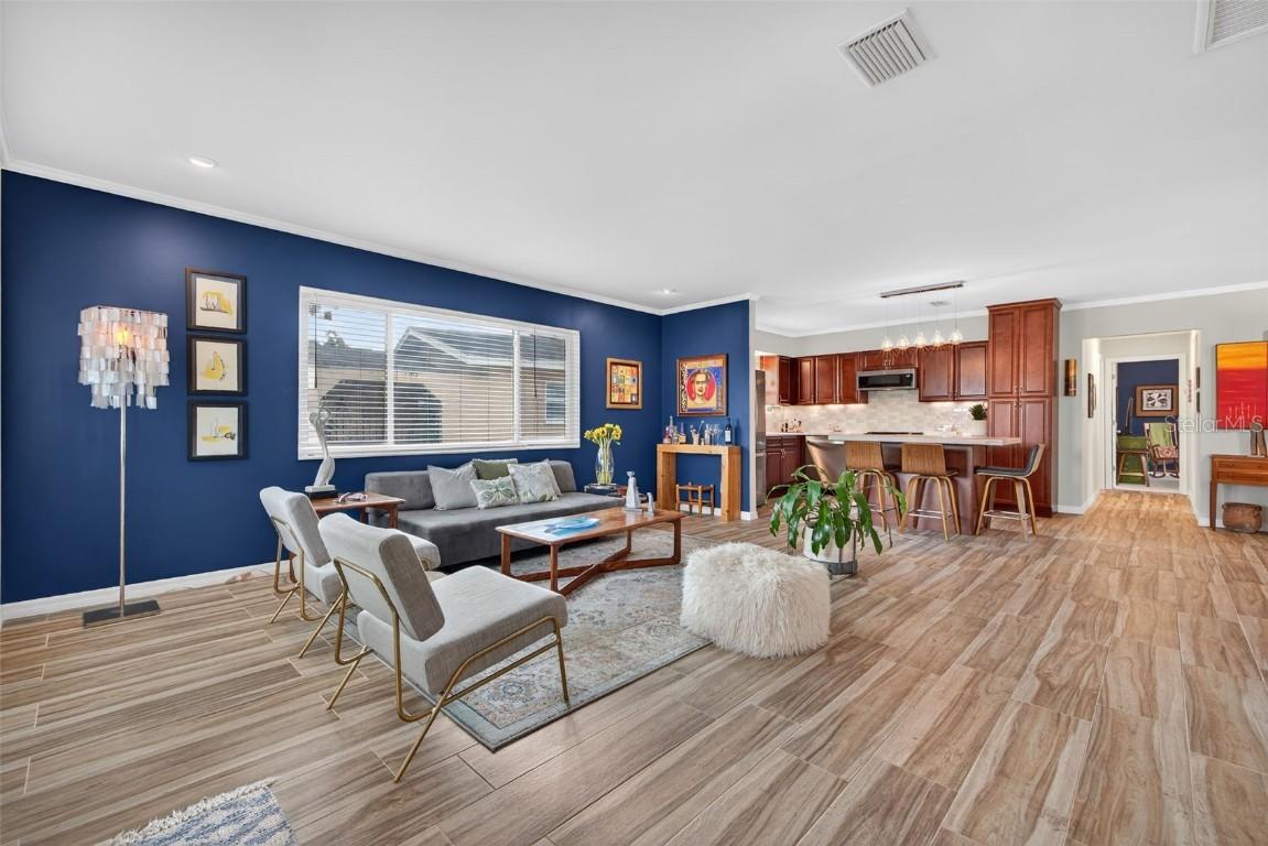 1422 35th St., St Petersburg, FL 33713