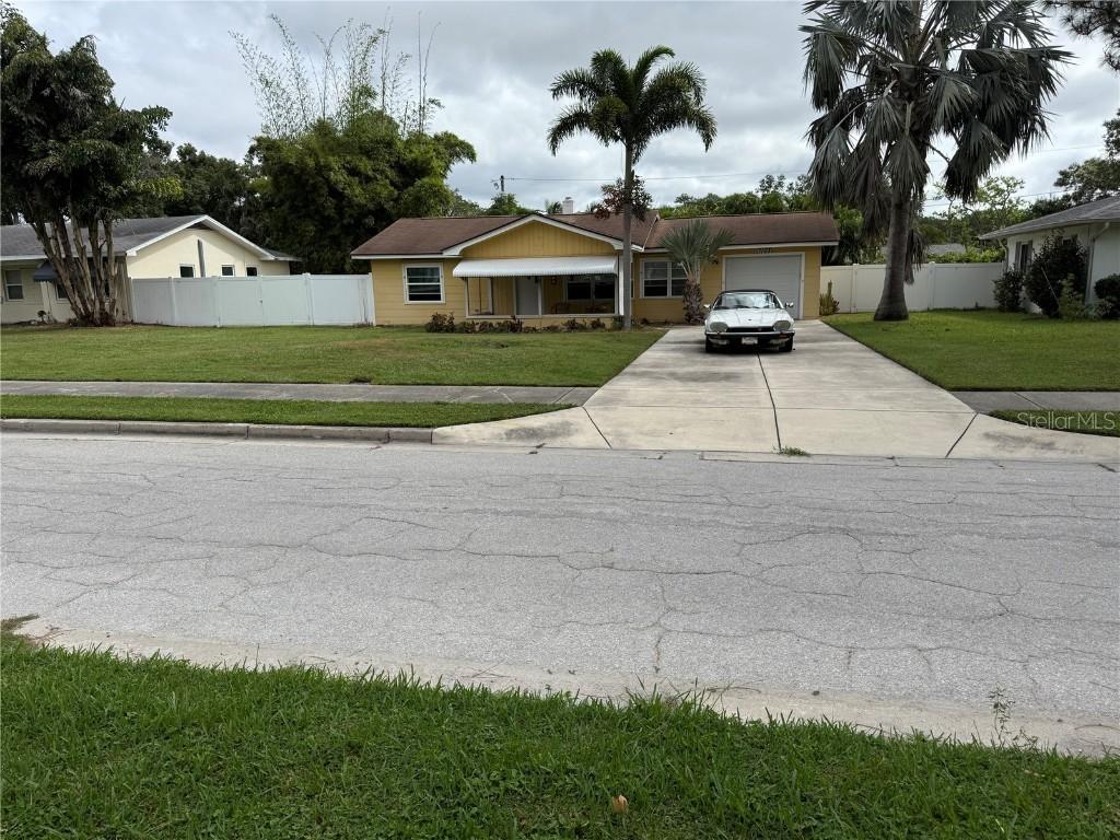 1103 Varona St., Belleair, FL 33756