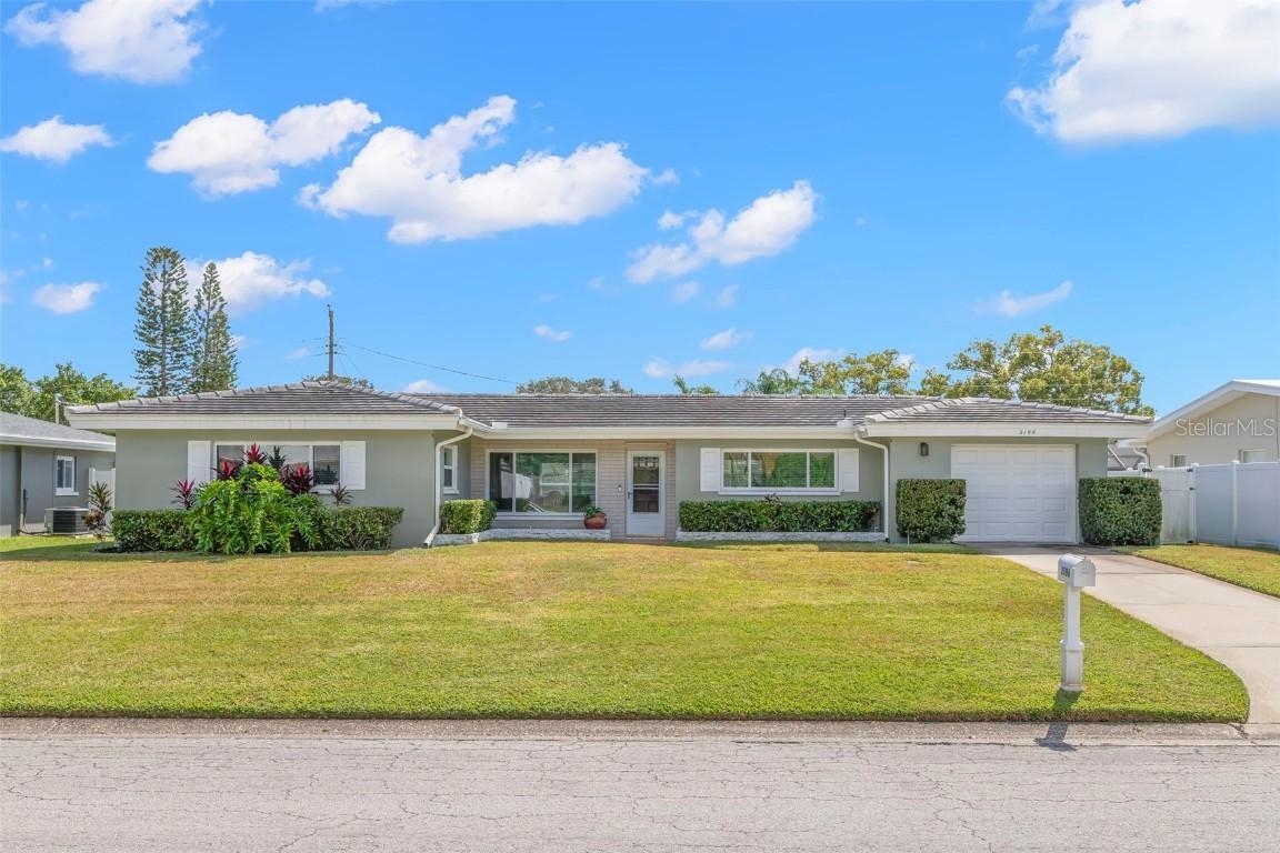 2196 Indian Ave., Belleair Bluffs, FL 33770