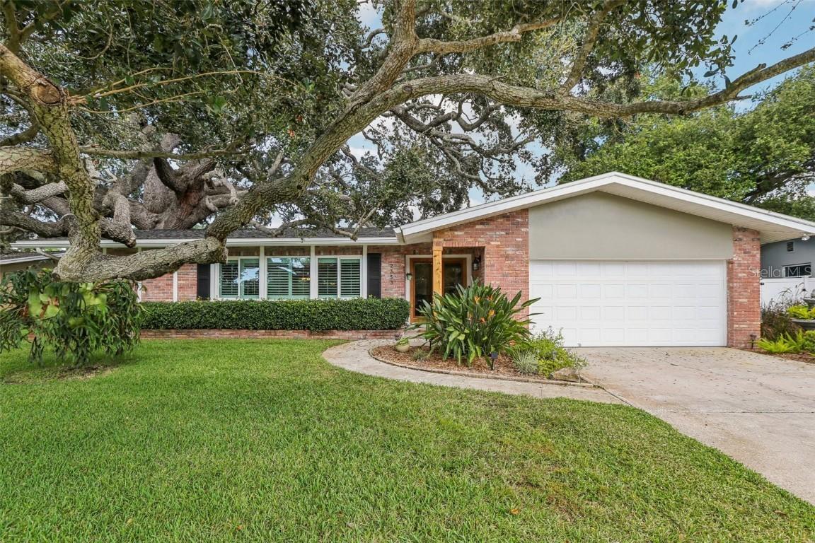 2353 Demaret Dr., Dunedin, FL 34698
