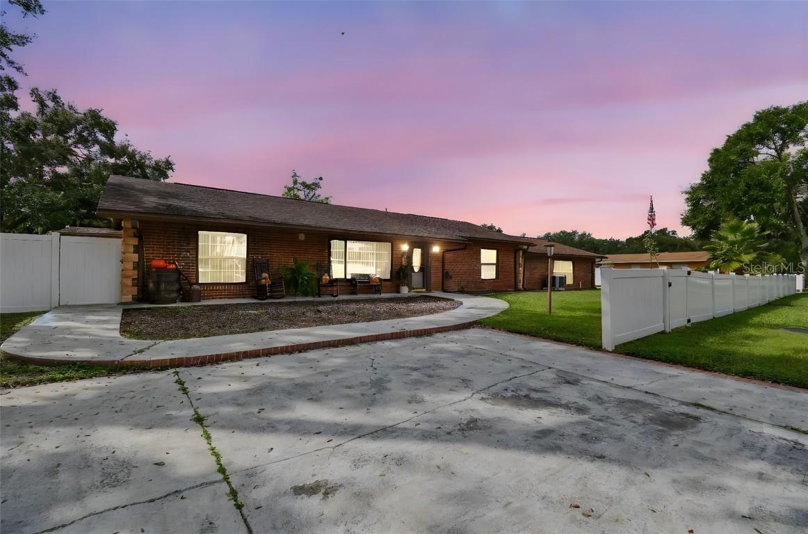 39501 Meadowood Loop, Zephyrhills, FL 33542