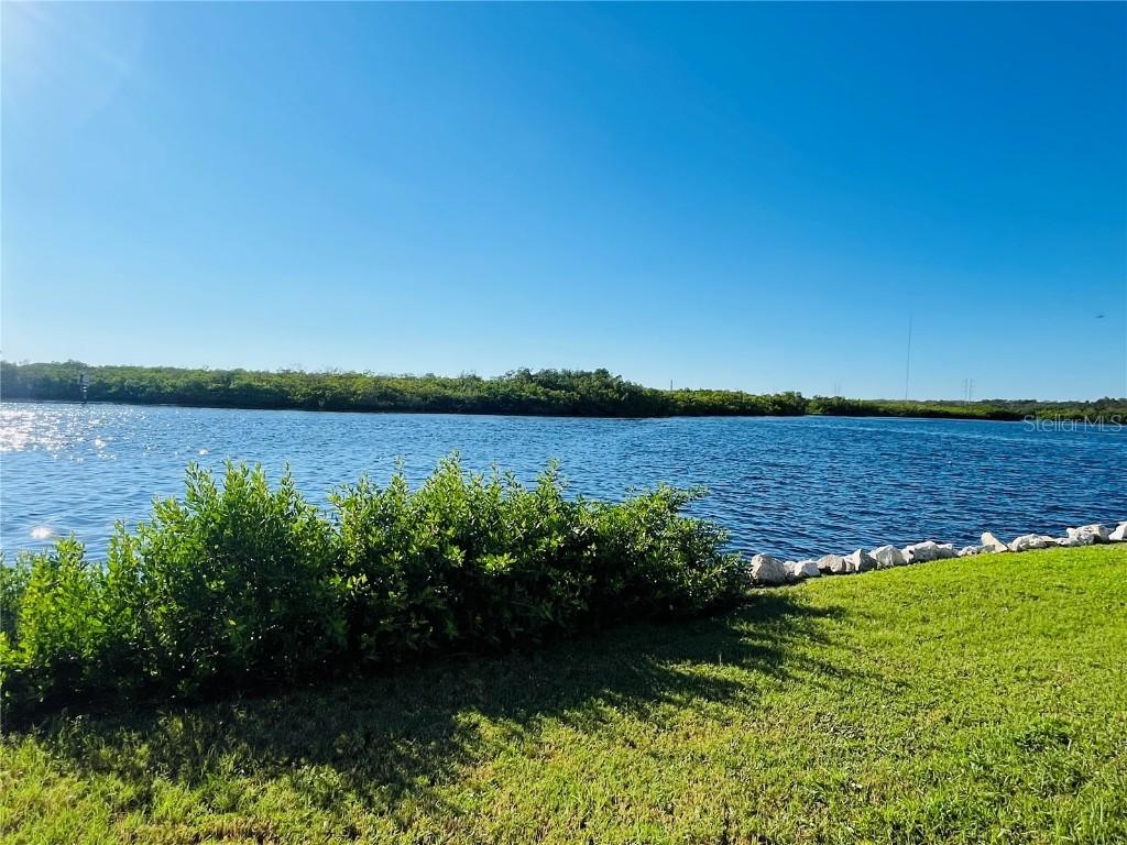 523 River View Ln., Tarpon Springs, FL 34689