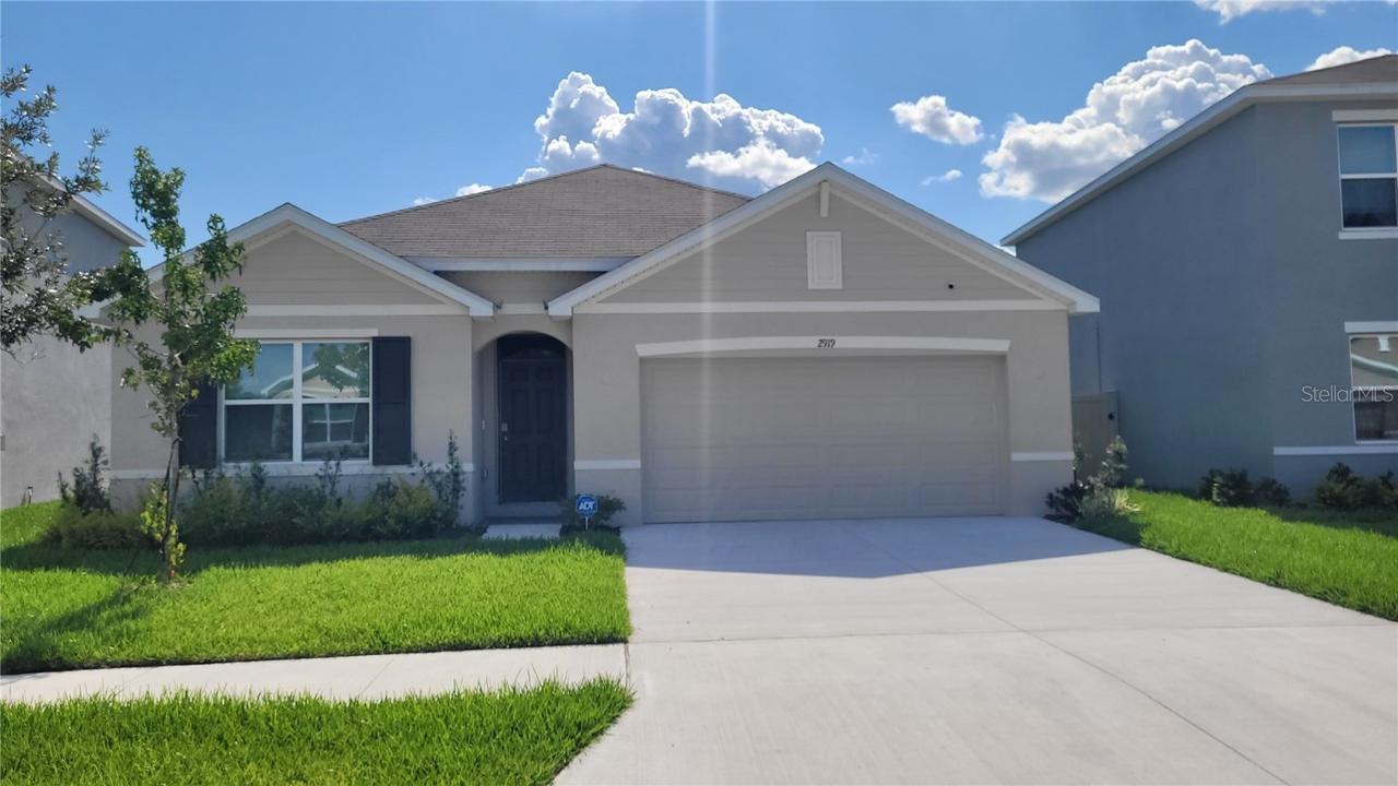 2919 Gardiner Ln., Zephyrhills, FL 33541