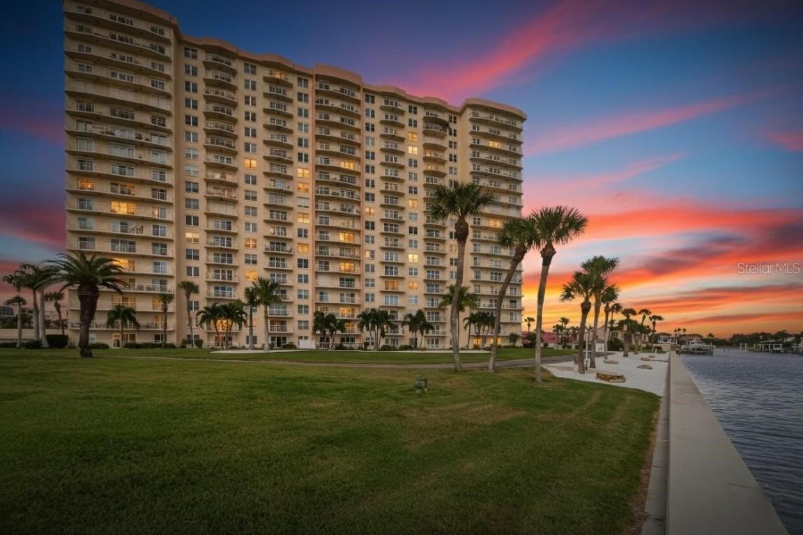 4900 Brittany Dr. #905, St Petersburg, FL 33715