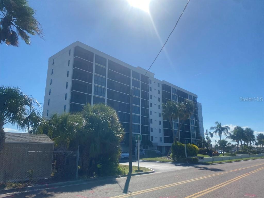 7100 Sunshine Skyway Ln. #906, St Petersburg, FL 33711