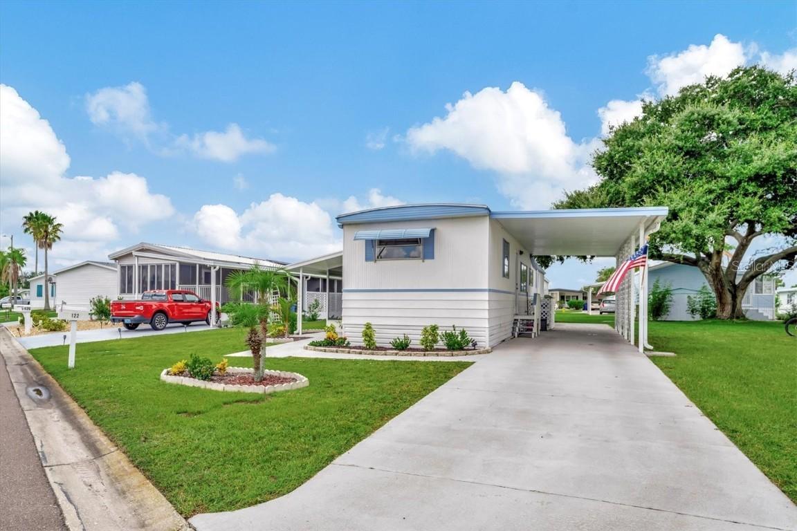 122 E Saint Annes Cir., Apollo Beach, FL 33572