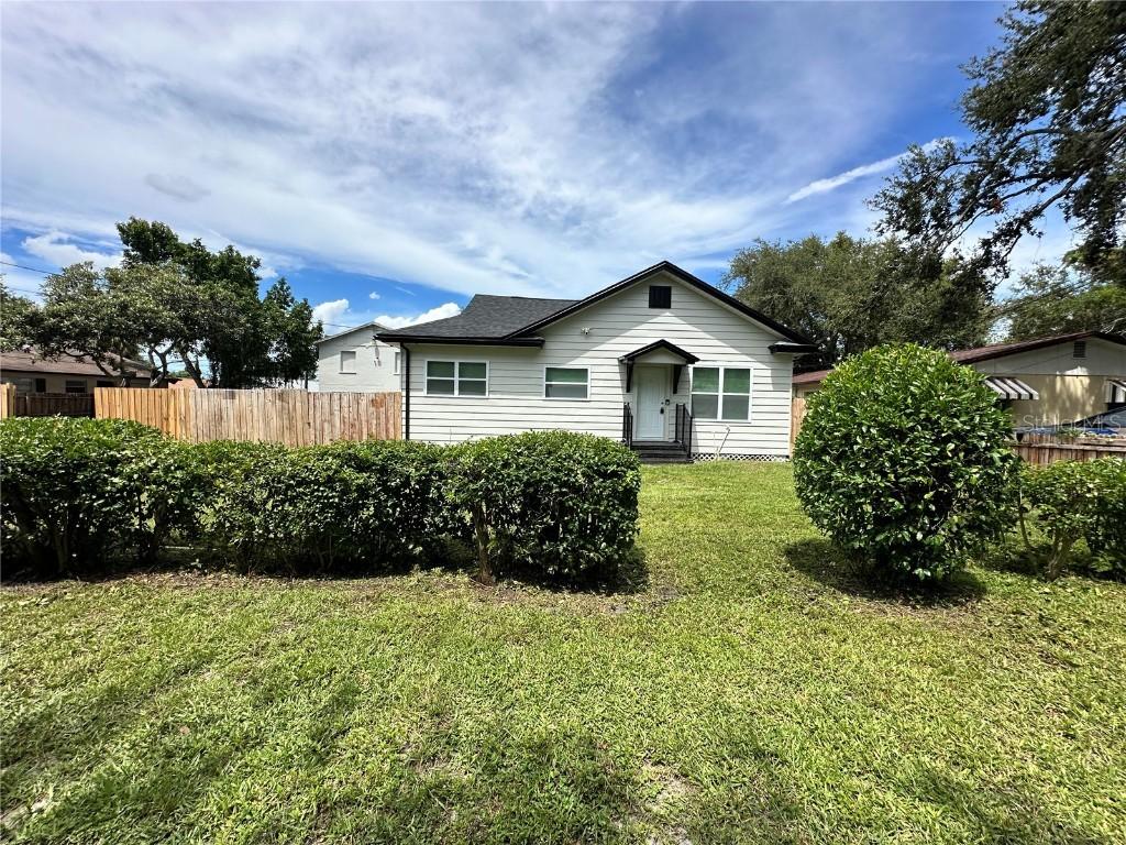 1006 15th Ave., Largo, FL 33770