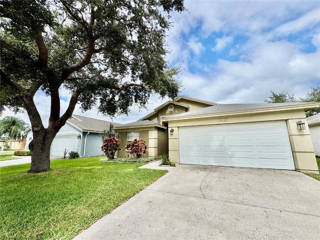 1625 Portsmouth Lake Dr., Brandon, FL 33511
