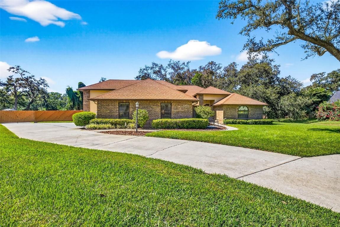 2401 Natures Ct., Valrico, FL 33596