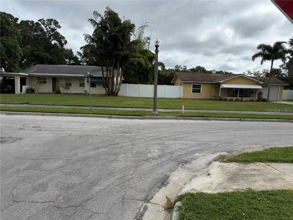 1103 Varona St., Belleair, FL 33756