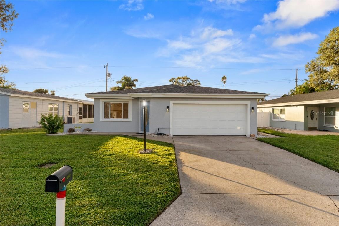 10389 Valencia Rd., Seminole, FL 33772