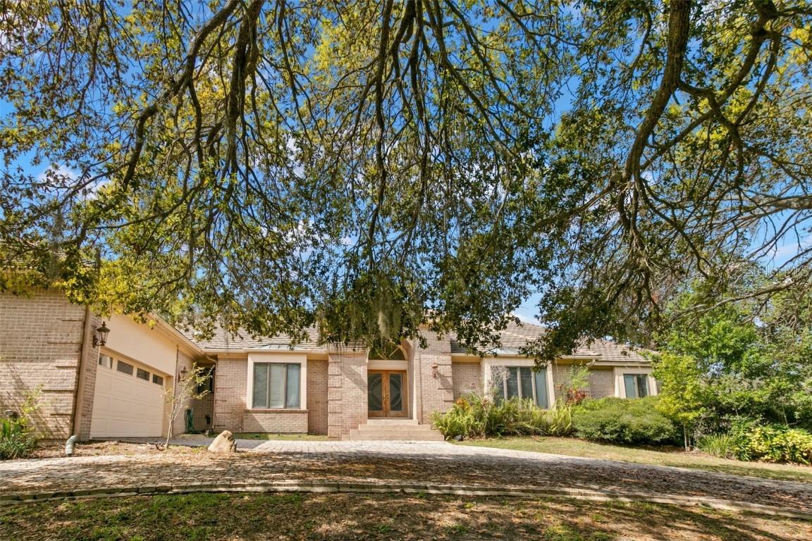 3498 Shoreline Cir., Palm Harbor, FL 34684