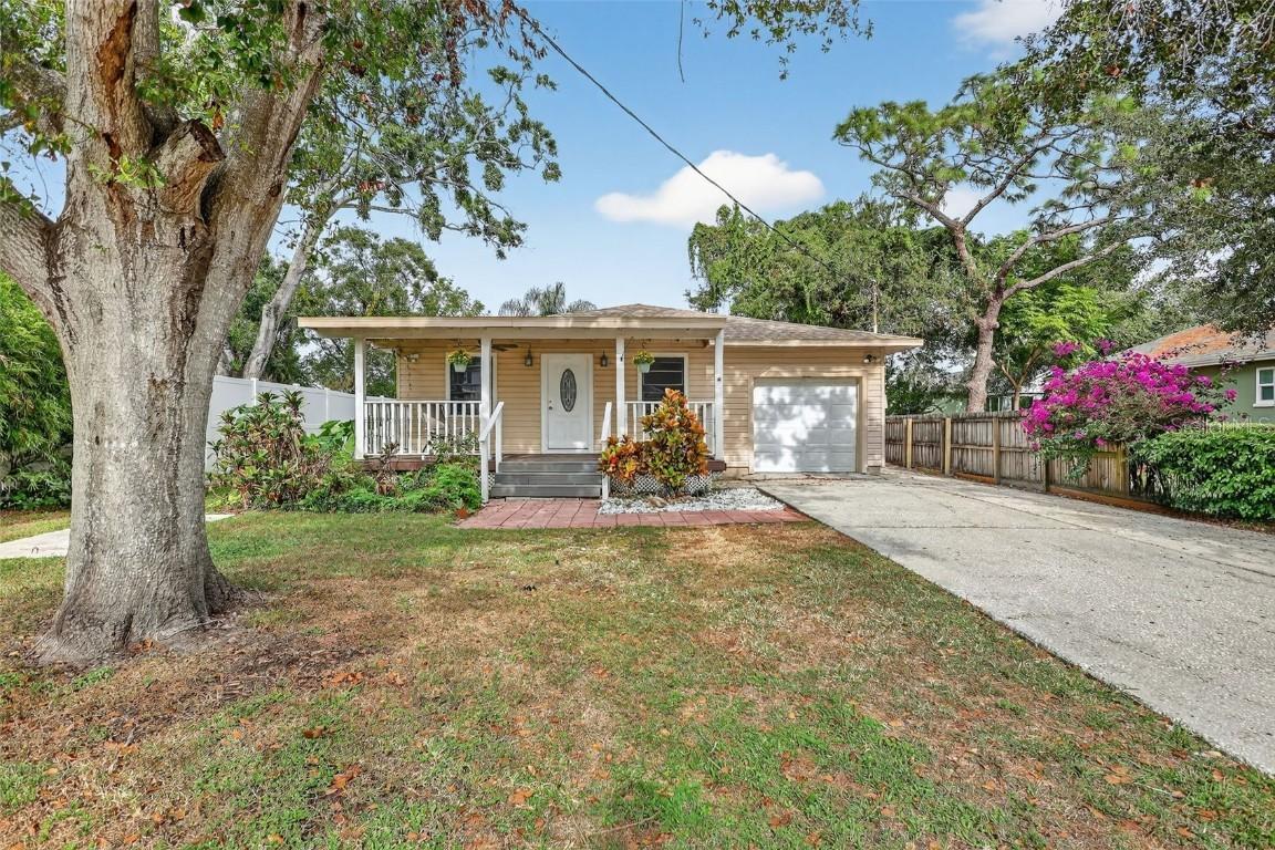 6220 W Thorpe St., Tampa, FL 33611
