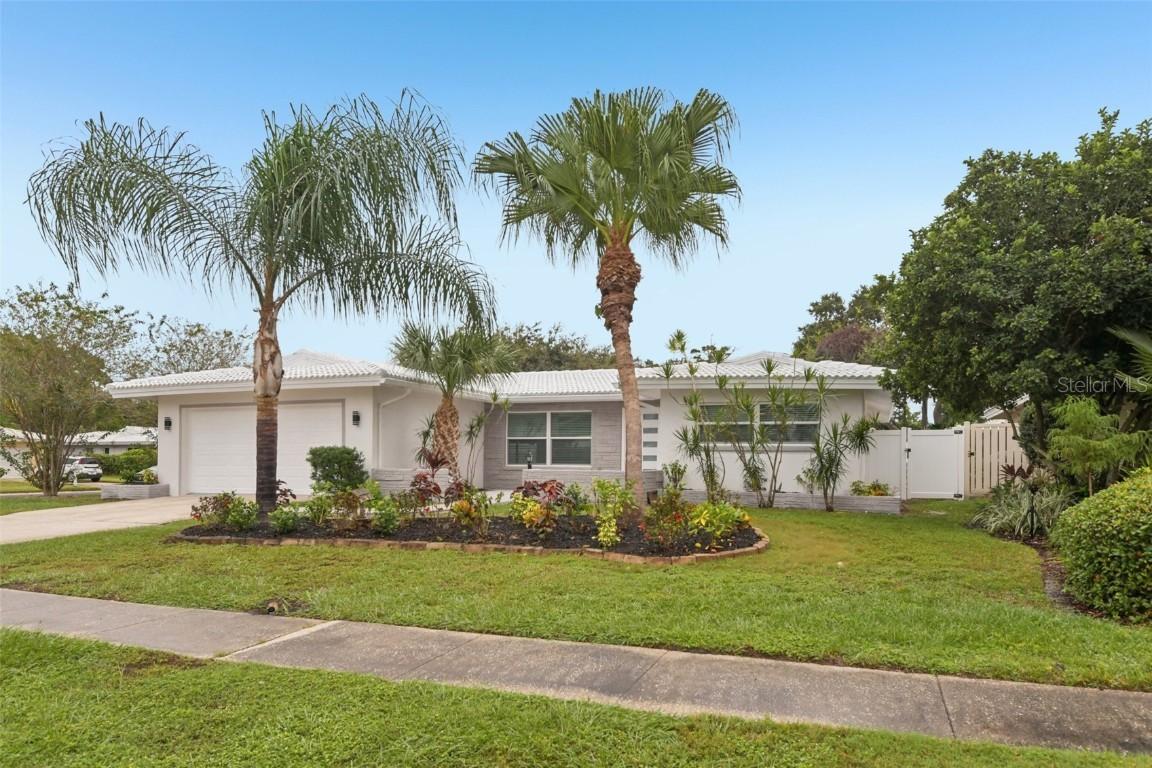 2083 Envoy Ct., Clearwater, FL 33764