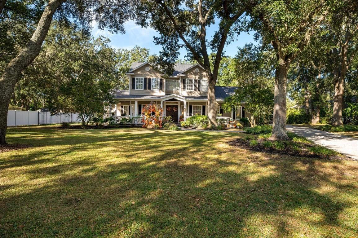 16328 Emerald Cove Dr., Lutz, FL 33549
