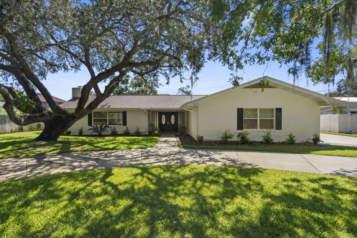 2275 Twin Lane Dr., Dunedin, FL 34698
