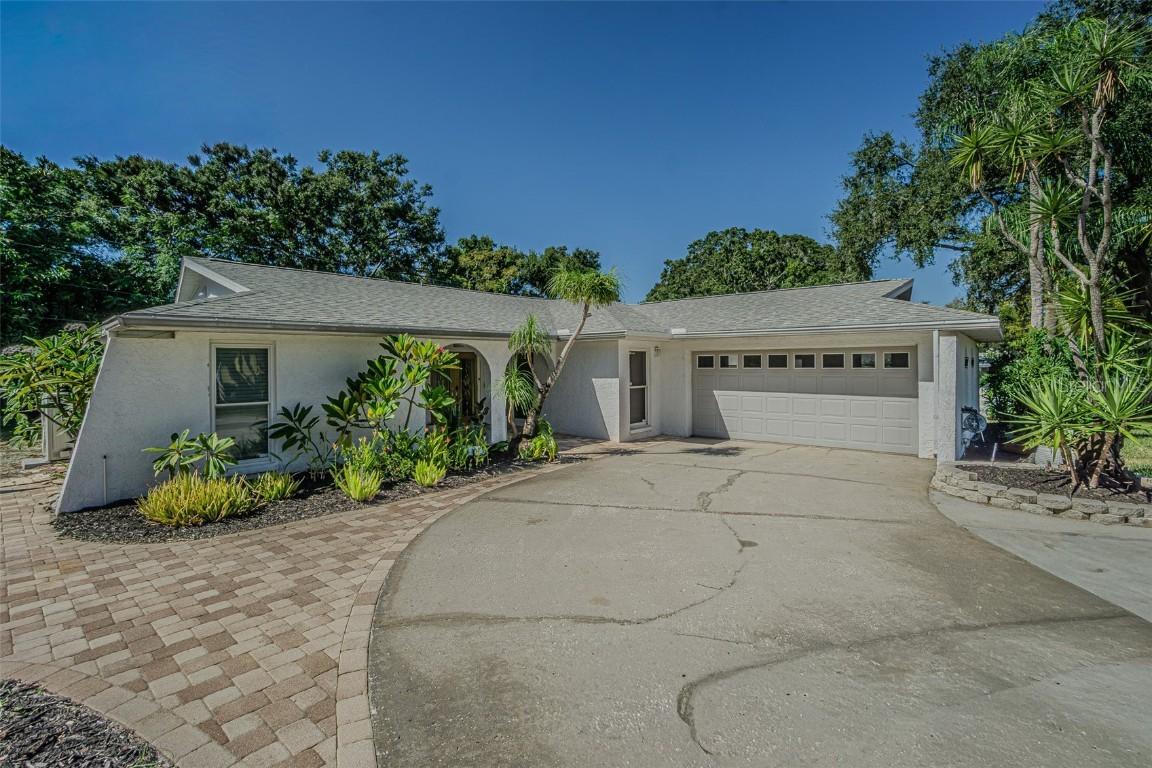 565 Sandy Hook Rd., Palm Harbor, FL 34683