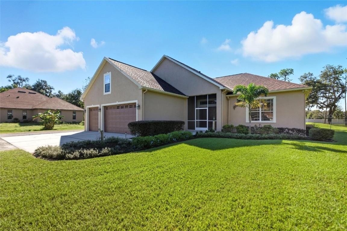 12807 Sweet Magnolias Ln., Dover, FL 33527