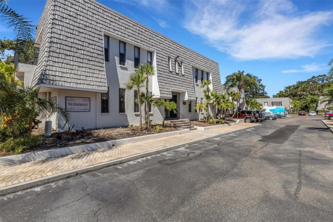 704 Lyndhurst St. #623, Dunedin, FL 34698