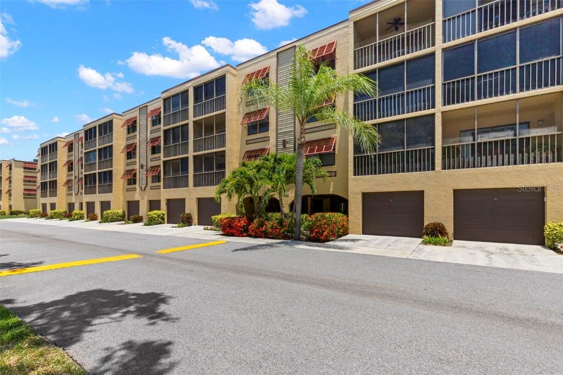 5817 Park St. #406, St Petersburg, FL 33709