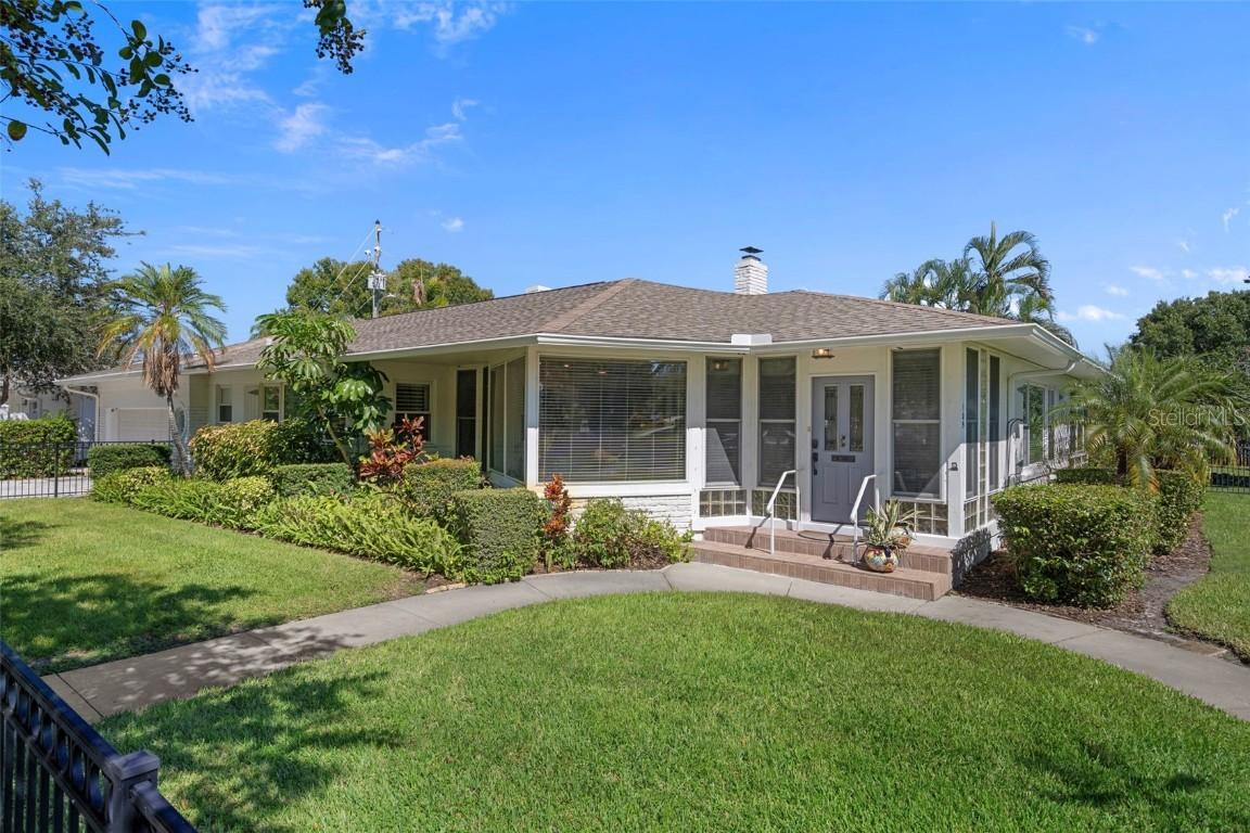 105 17th Ave., St Petersburg, FL 33704