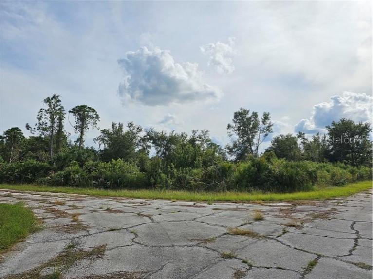Lot 1 Hinshaw Ave., North Port, FL 34288