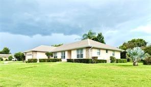 2130 Saxon Ln., Lakeland, FL 33810
