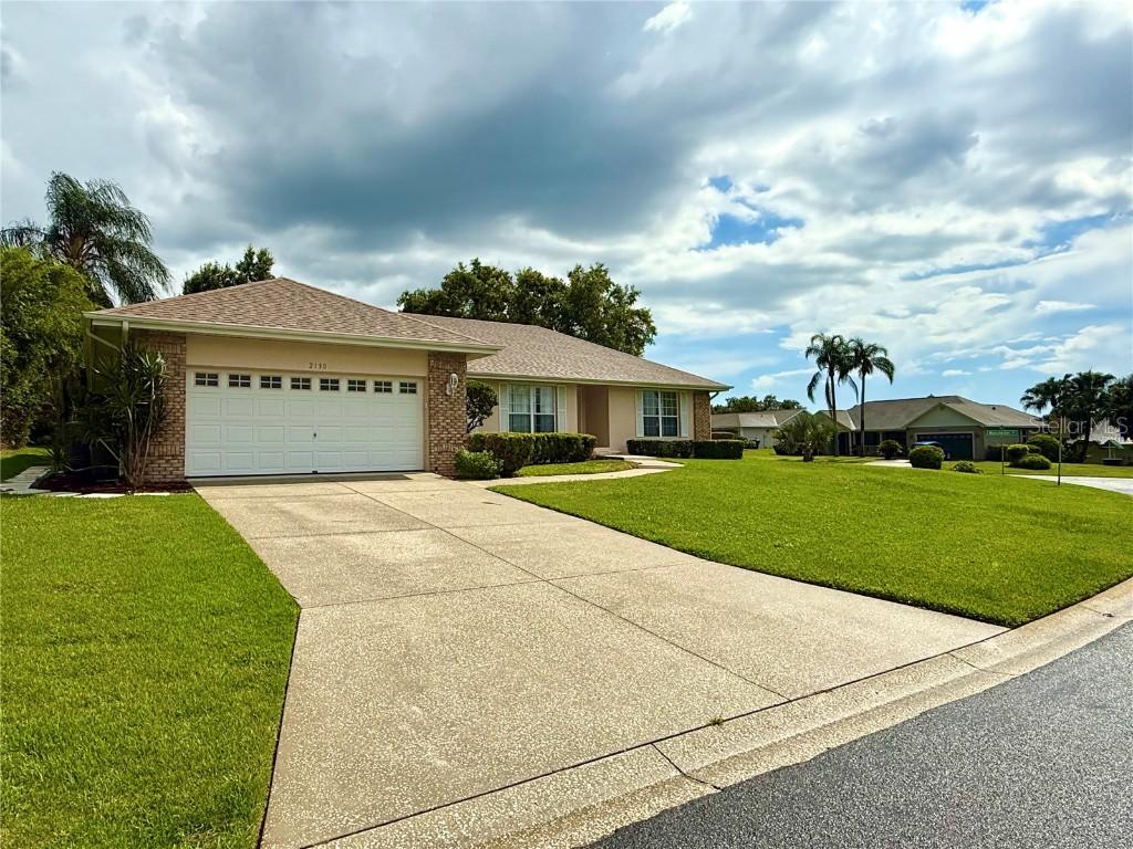 2130 Saxon Ln., Lakeland, FL 33810