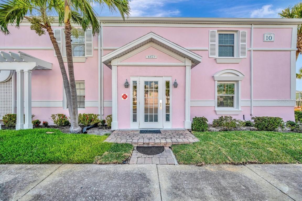 4827 Coquina Key Dr. #B, St Petersburg, FL 33705
