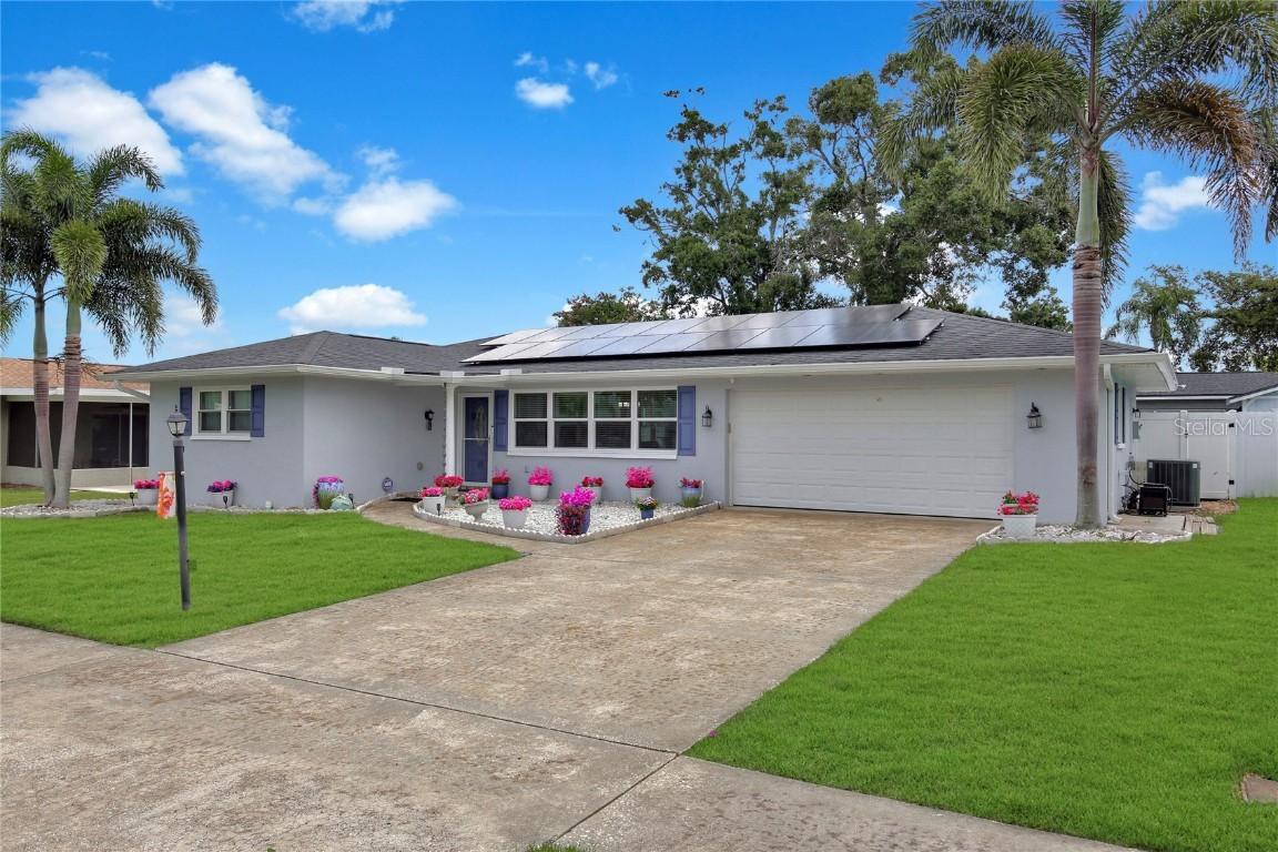 3260 Parkway Pl., Palm Harbor, FL 34684