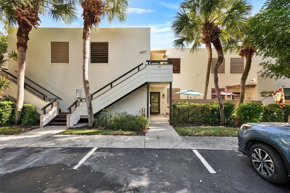 107 Pinehurst Dr., Bradenton, FL 34210