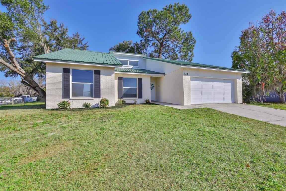 128 Lake Thomas Dr., Winter Haven, FL 33880