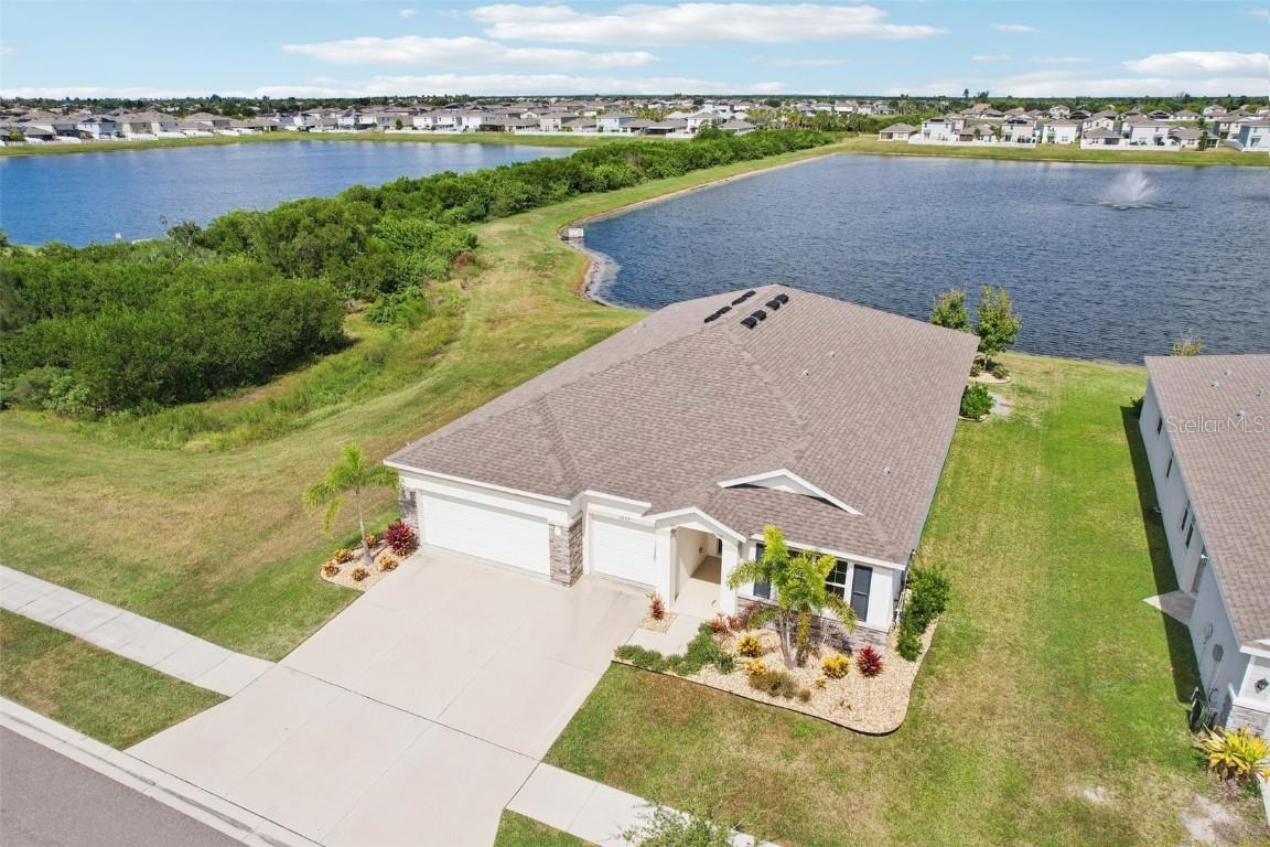 1027 Ocean Spray Dr., Ruskin, FL 33570