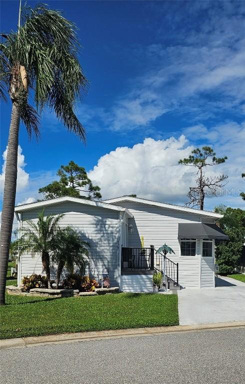 171 Crown Point Dr., Nokomis, FL 34275