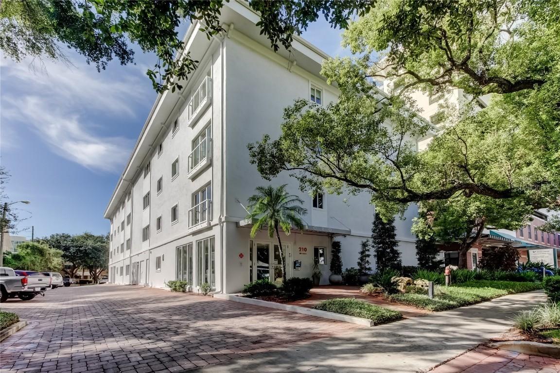 210 5th Ave. #206, St Petersburg, FL 33701