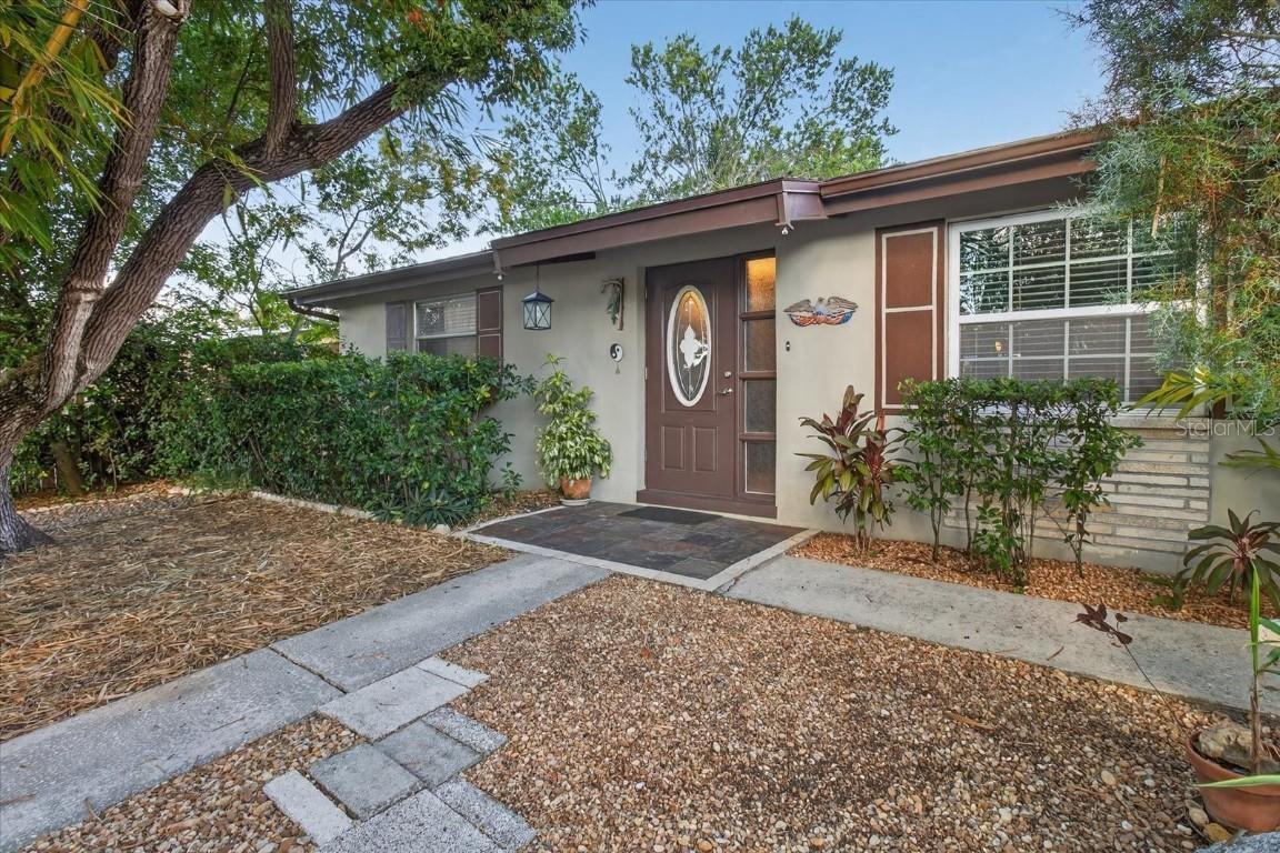 1652 Debonair Dr., Holiday, FL 34690