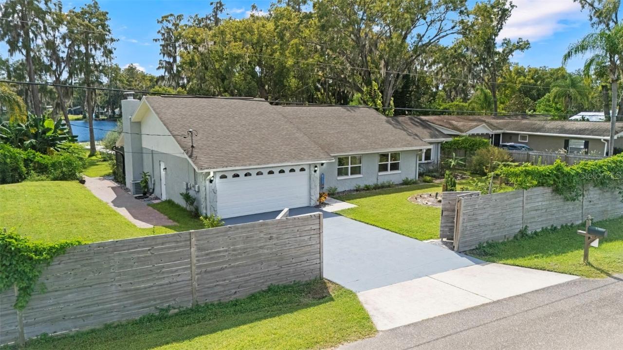 21334 Lake Sharon Dr., Land O Lakes, FL 34638