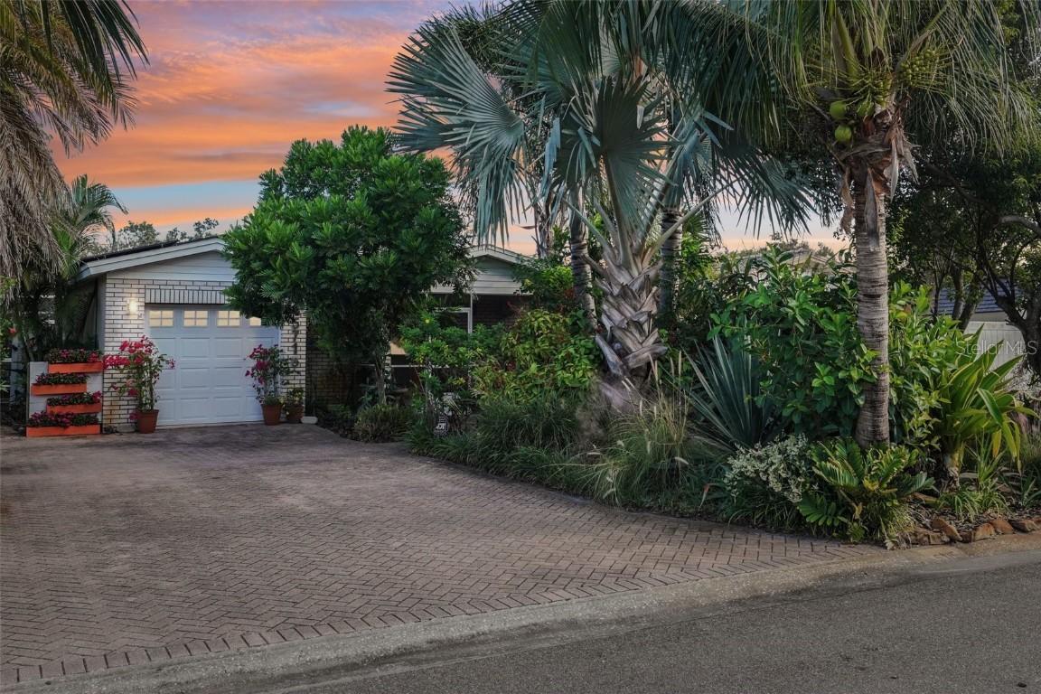 5715 4th Ave., St Petersburg, FL 33710