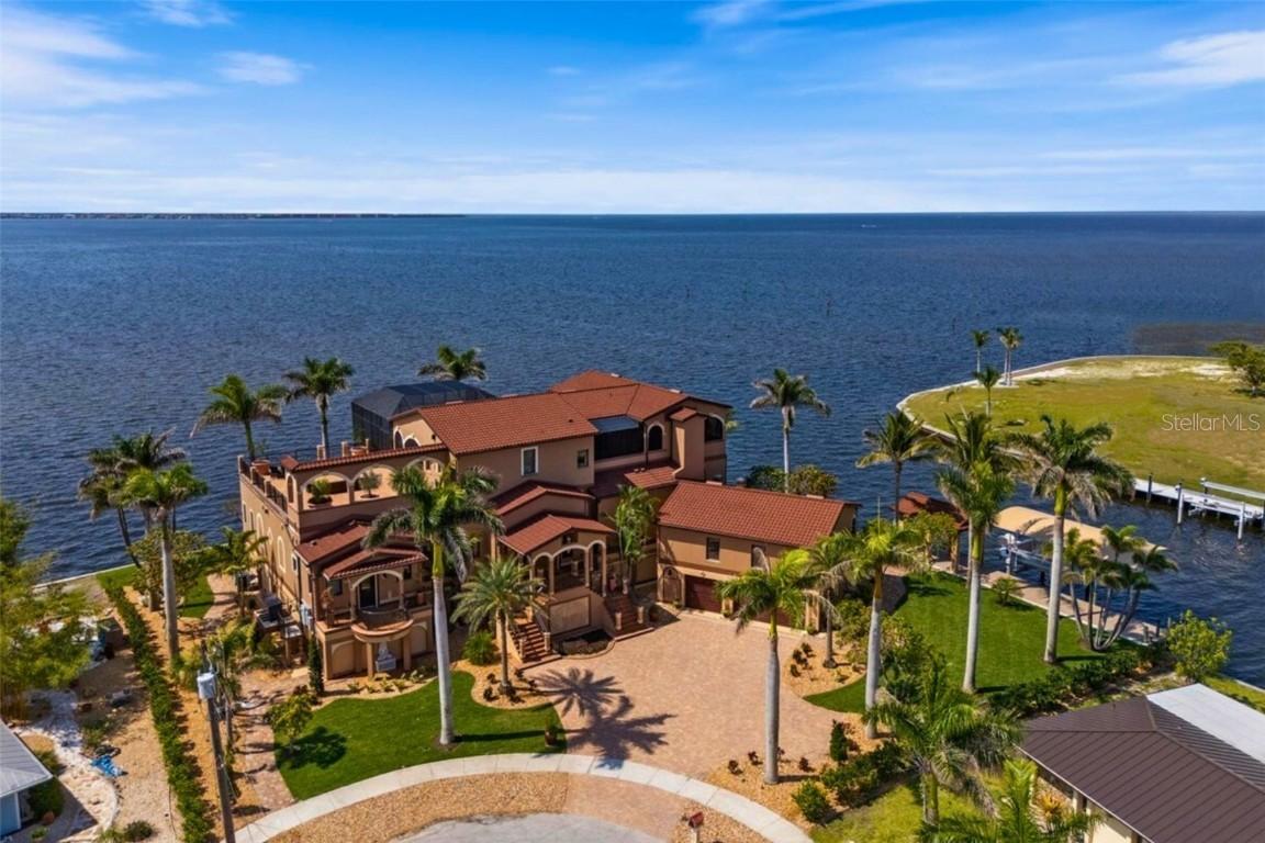 266 Bangsberg Rd., Port Charlotte, FL 33952