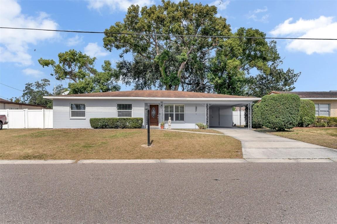 3125 W Henry Ave., Tampa, FL 33614