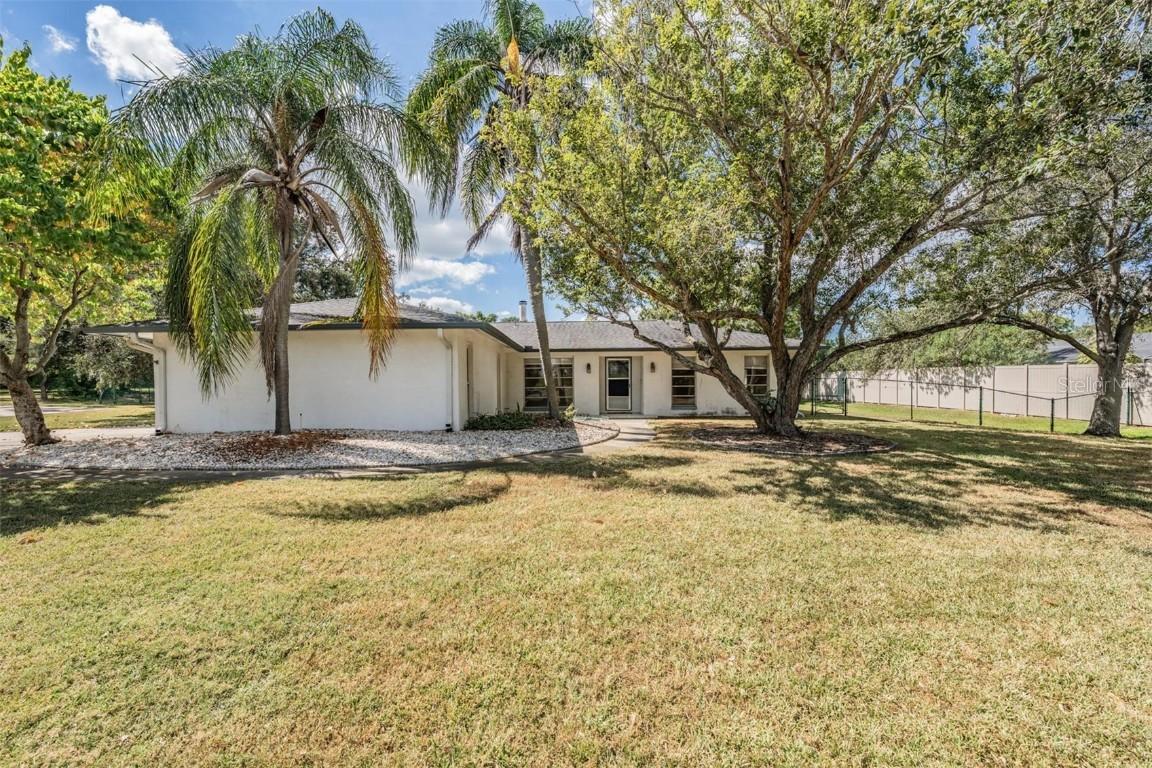 1770 Braxton Bragg Ln., Clearwater, FL 33765