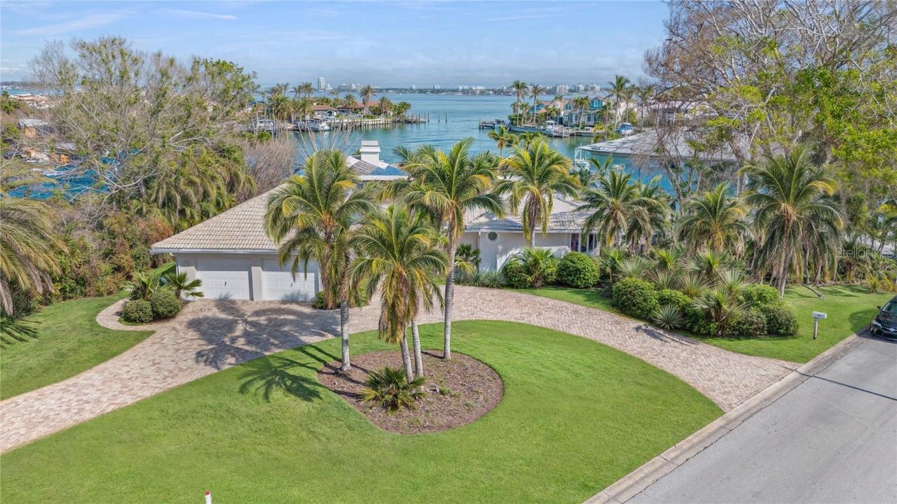 411 Belle Isle Ave., Belleair Beach, FL 33786